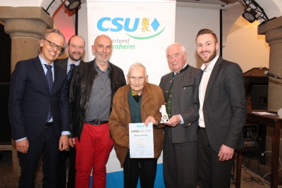 Daniel Artmann weiter an der Spitze des größten CSU-Ortsverbandes Ehemaliger Stadtrat Wilhelm Schmid für 60 Jahre Mitgliedschaft geehrt