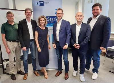 Ihk1: von links: Regionalreferent Martin Gruber, der Vorsitzende des Regionalausschusses Andreas Bensegger, MdB Daniela Ludwig, der Leiter der IHK-Geschäftsstelle Jens Wucherpfennig, Oliver End und Tobias Jonas vom IHK-Gremium.  