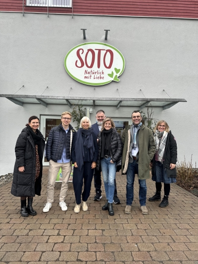 Andrea Michael, Lennard Schramm, Maria Schramm, Johann Webersberger, MdB Daniela Ludwig, Bürgermeister Alois Loferer, Veronika Webersberger