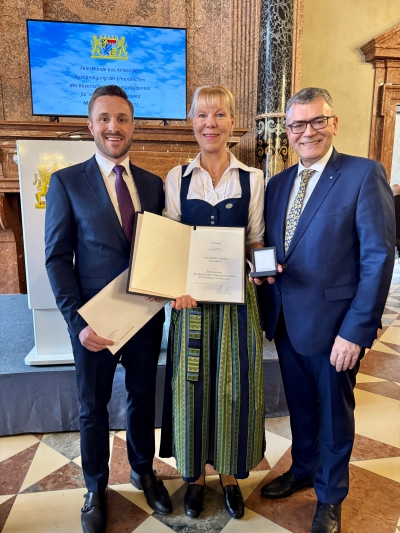 v.l.n.r.: Daniel Artmann, MdL und 2. Bürgermeister; Sabine Schmitz, Staatsminister Dr. Florian Herrmann 