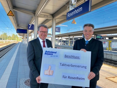 Landtagsabgeordnete Klaus Stöttner und Otto Lederer für besseren Takt bei Bahn