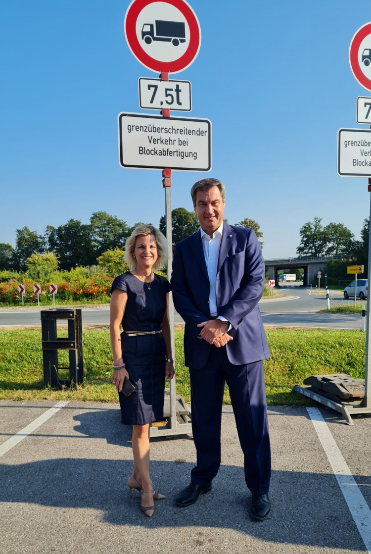 Der Bayerische Ministerpräsident Markus Söder und Verkehrsminister Christian Bernreiter haben heute das Durchfahrtverbot für LKW über 7,5 Tonnen durch die Inntalgemeinden an Tagen der Blockabfertigung verkündet. Dazu erklärt die Rosenheimer CSU-Bunde