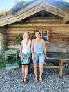 links MdB Daniela Ludwig mit der Kindergartenleiterin Annerose Ettenhuber vom Bauernhofkindergarten Lindenbaum