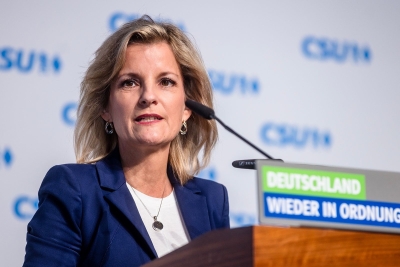 Zeit für Taten - Mitte des Parlaments muss stehen
