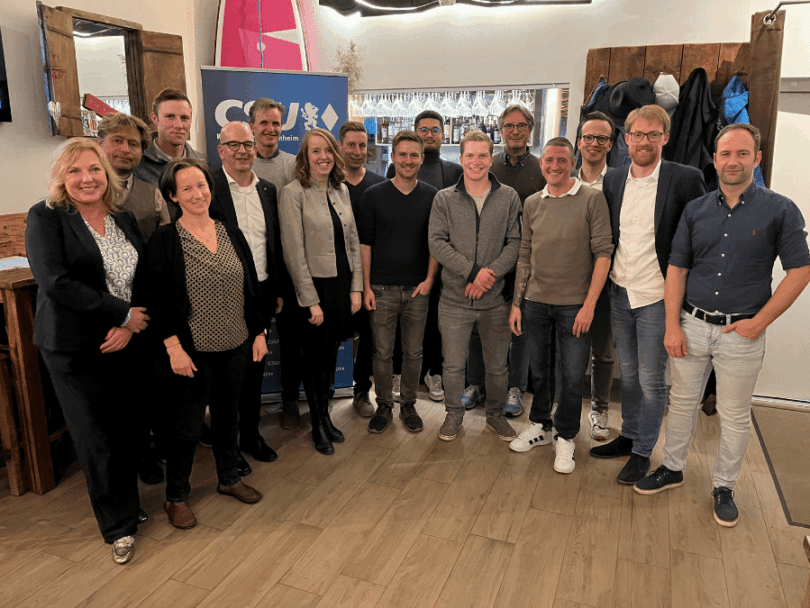 Design ohne Titel-6 von links: Anja Puchta, Johann Fritz, Josef Hofmeyer, Christine Ilchmann, Thomas Schuster, Fedor Volkmar-Frentzel, Julia Aimer, Felix Tiefenbacher, Christoph, Falk, Daniel Budimir, Florian Stöffl, Matthias Schnebel, Klaus Tiefenbacher, Florian Obermaier, Stefan Julinek und Vinzenz Mayer